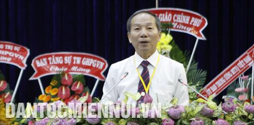 Ông Trần Tấn Hùng, Phó Trưởng Ban tôn giáo Chính phủ phát biểu tại hội nghị Ông Trần Tấn Hùng, Phó Trưởng Ban tôn giáo Chính phủ phát biểu tại hội nghị