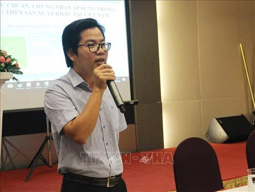 Ông Đinh Xuân Lập, Phó Giám đốc Trung tâm hợp tác quốc tế Nuôi trồng và Khai thác thủy sản bền vững (ICAfis) trình bày tham luận tại hội thảo. Ảnh: Xuân Anh - TTXVN Ông Đinh Xuân Lập, Phó Giám đốc Trung tâm hợp tác quốc tế Nuôi trồng và Khai thác thủy sản bền vững (ICAfis) trình bày tham luận tại hội thảo. Ảnh: Xuân Anh - TTXVN