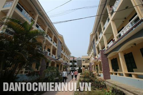 Trường phổ thông Dân tộc nội trú – Trung học phổ thông tỉnh Hòa Bình . Ảnh: An Thành Đạt. Trường phổ thông Dân tộc nội trú – Trung học phổ thông tỉnh Hòa Bình . Ảnh: An Thành Đạt.
