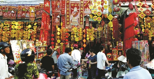 Một góc chợ chữ của người Hoa ở phố Hải Thượng Lãn Ông