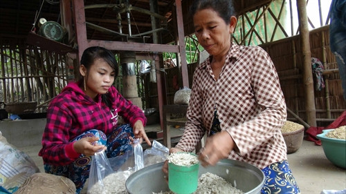 Cốm dẹp có hương vị thơm ngon đặc trưng