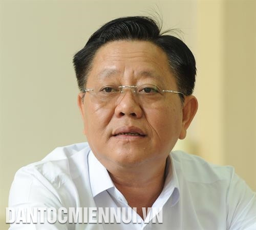 “Hà Tiên đã và đang đẩy mạnh công tác quảng bá, xúc tiến thương mại - du lịch; tôn tạo cảnh quan các khu, điểm du lịch; tiếp tục chỉnh trang đô thị, từng bước nâng cấp thành phố tương xứng với vai trò là hạt nhân phát triển bền vững ở vùng biên giới Tây Nam của Tổ quốc…” - Ông Phạm Văn Xuân, Phó Chủ tịch Ủy ban Nhân dân thành phố Hà Tiên (Kiên Giang). Ảnh: An Hiếu “Hà Tiên đã và đang đẩy mạnh công tác quảng bá, xúc tiến thương mại - du lịch; tôn tạo cảnh quan các khu, điểm du lịch; tiếp tục chỉnh trang đô thị, từng bước nâng cấp thành phố tương xứng với vai trò là hạt nhân phát triển bền vững ở vùng biên giới Tây Nam của Tổ quốc…” - Ông Phạm Văn Xuân, Phó Chủ tịch Ủy ban Nhân dân thành phố Hà Tiên (Kiên Giang). Ảnh: An Hiếu