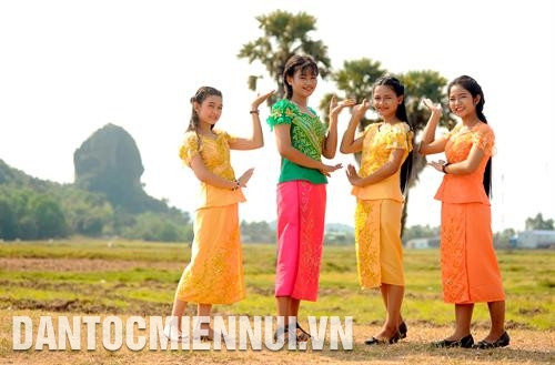 Thành phố Hà Tiên luôn chú trọng gìn giữ và phát huy những giá trị văn hóa nghệ thuật cổ truyền của đồng bào Khmer. Ảnh: An Hiếu