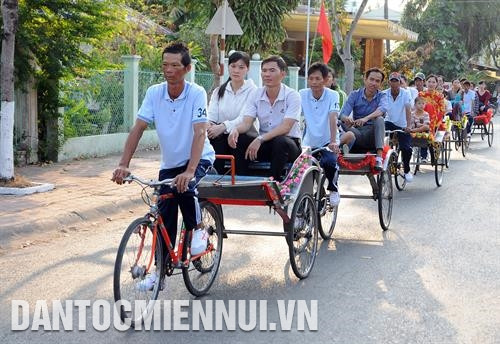 Du khách tham quan, tìm hiểu cuộc sống của người Hà Tiên bằng xe lôi đạp, còn gọi là xe vua. Ảnh: An Hiếu Thắng cảnh Thạch Động ở phường Mỹ Đức là một trong mười thắng cảnh đẹp của đất Hà Tiên. Ảnh: An Hiếu Hoàng hôn trên bãi biển Mũi Nai (Hà Tiên), bãi biển vào loại đẹp nhất ở cả hai bờ biển Đông và Tây của khu vực Đồng bằng sông Cửu Long. Ảnh: An Hiếu Du khách tham quan, tìm hiểu cuộc sống của người Hà Tiên bằng xe lôi đạp, còn gọi là xe vua. Ảnh: An Hiếu Thắng cảnh Thạch Động ở phường Mỹ Đức là một trong mười thắng cảnh đẹp của đất Hà Tiên. Ảnh: An Hiếu Hoàng hôn trên bãi biển Mũi Nai (Hà Tiên), bãi biển vào loại đẹp nhất ở cả hai bờ biển Đông và Tây của khu vực Đồng bằng sông Cửu Long. Ảnh: An Hiếu
