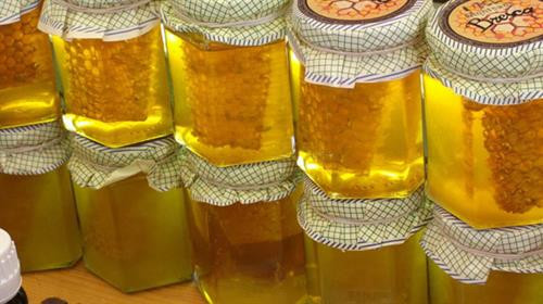 Mật ong bạc hà là sản vật quý hiếm rất nhiều người ưa thích khi đến Hà Giang Mật ong bạc hà là sản vật quý hiếm rất nhiều người ưa thích khi đến Hà Giang