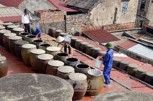 Cơ sở Quang Hải, cơ sở sản xuất nước mắm lớn có uy tín về chất lượng sản phẩm với thương hiệu "Nước mắm Quang Hải" - một trong hai thương hiệu chế biến nước mắm nổi tiếng của Công ty. Ảnh Thanh Hà – TTXVN Cơ sở Quang Hải, cơ sở sản xuất nước mắm lớn có uy tín về chất lượng sản phẩm với thương hiệu "Nước mắm Quang Hải" - một trong hai thương hiệu chế biến nước mắm nổi tiếng của Công ty. Ảnh Thanh Hà – TTXVN