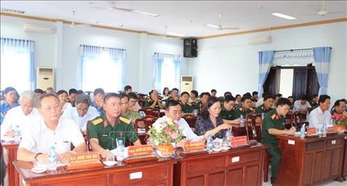 Trung đoàn 717 (Bình đoàn 16), Ban Dân vận Huyện ủy Bù Đốp và Ban Dân vận Huyện ủy Lộc Ninh đã ký kế hợp tác. Ảnh: K GỬIH -TTXVN Trung đoàn 717 (Bình đoàn 16), Ban Dân vận Huyện ủy Bù Đốp và Ban Dân vận Huyện ủy Lộc Ninh đã ký kế hợp tác. Ảnh: K GỬIH -TTXVN