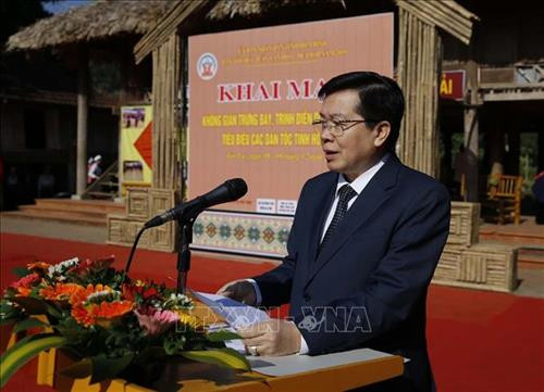 Ông Nguyễn Văn Chương, Phó Chủ tịch UBND tỉnh Hòa Bình phát biểu khai mạc. Ảnh: Trọng Đạt - TTXVN Ông Nguyễn Văn Chương, Phó Chủ tịch UBND tỉnh Hòa Bình phát biểu khai mạc. Ảnh: Trọng Đạt - TTXVN