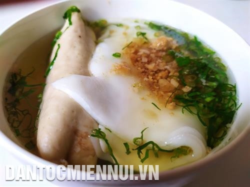 Những món gác bếp, bánh cuốn thơm ngon hấp dẫn du khách khi đến Cao Bằng. Ảnh: An Thành Đạt Những món gác bếp, bánh cuốn thơm ngon hấp dẫn du khách khi đến Cao Bằng. Ảnh: An Thành Đạt