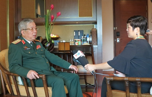 Thượng tướng Nguyễn Chí Vịnh- Thứ trưởng Bộ Quốc phòng trả lời phỏng vấn phóng viên TTXVN. Thượng tướng Nguyễn Chí Vịnh- Thứ trưởng Bộ Quốc phòng trả lời phỏng vấn phóng viên TTXVN.