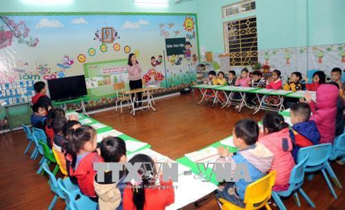 Học sinh mẫu giáo từ điểm trường thôn Minh Hạ được học tập, vui chơi tại trường chính Trường mầm non Minh Khương (Hàm Yên) sau khi được dồn, ghép. Ảnh Quang Đán - TTXVN Học sinh mẫu giáo từ điểm trường thôn Minh Hạ được học tập, vui chơi tại trường chính Trường mầm non Minh Khương (Hàm Yên) sau khi được dồn, ghép. Ảnh Quang Đán - TTXVN