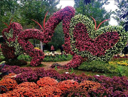 Du khách chiêm ngưỡng hàng cây lá phong đỏ tại Hàm Đan, tỉnh Hà Bắc, Trung Quốc. Ảnh: THX/TTXVN. Hoa cúc khoe sắc tại triển lãm hoa quốc tế Bắc Kinh, Trung Quốc. Ảnh: THX/ TTXVN Hoa cúc nở rộ tại Bắc Kinh, Trung Quốc. Ảnh: THX/TTXVN Người dân thăm triển lãm hoa quốc tế Bắc Kinh, Trung Quốc. Ảnh: THX/TTXVN Cảnh sắc mùa thu tại Tửu Tuyền, tỉnh Cam Túc, miền Tây Bắc Trung Quốc. Ảnh: THX/TTXVN Du khách chiêm ngưỡng cảnh đẹp tại Tửu Tuyền, tỉnh Cam Túc, miền Tây Bắc Trung Quốc. Ảnh: THX/TTXVN Mùa thu vàng hấp dẫn du khách tại Tửu Tuyền, tỉnh Cam Túc, miền Tây Bắc Trung Quốc. Ảnh: THX/TTXVN Sắc màu thu tại Khu tự trị Nội Mông, miền Bắc Trung Quốc. Ảnh: THX/TTXVN phát Sắc màu thu tại Tế Nam, tỉnh Sơn Đông, Trung Quốc ngày 21/10/2019. Ảnh: THX/TTXVN phát Du khách chiêm ngưỡng hàng cây lá phong đỏ tại Hàm Đan, tỉnh Hà Bắc, Trung Quốc. Ảnh: THX/TTXVN. Hoa cúc khoe sắc tại triển lãm hoa quốc tế Bắc Kinh, Trung Quốc. Ảnh: THX/ TTXVN Hoa cúc nở rộ tại Bắc Kinh, Trung Quốc. Ảnh: THX/TTXVN Người dân thăm triển lãm hoa quốc tế Bắc Kinh, Trung Quốc. Ảnh: THX/TTXVN Cảnh sắc mùa thu tại Tửu Tuyền, tỉnh Cam Túc, miền Tây Bắc Trung Quốc. Ảnh: THX/TTXVN Du khách chiêm ngưỡng cảnh đẹp tại Tửu Tuyền, tỉnh Cam Túc, miền Tây Bắc Trung Quốc. Ảnh: THX/TTXVN Mùa thu vàng hấp dẫn du khách tại Tửu Tuyền, tỉnh Cam Túc, miền Tây Bắc Trung Quốc. Ảnh: THX/TTXVN Sắc màu thu tại Khu tự trị Nội Mông, miền Bắc Trung Quốc. Ảnh: THX/TTXVN phát Sắc màu thu tại Tế Nam, tỉnh Sơn Đông, Trung Quốc ngày 21/10/2019. Ảnh: THX/TTXVN phát