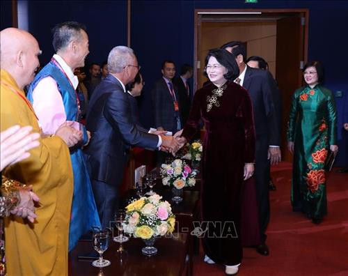 Phó Chủ tịch nước Đặng Thị Ngọc Thịnh với các đại biểu dự chương trình Xuân Quê hương năm 2020. Ảnh: Lâm Khánh – TTXVN Phó Chủ tịch nước Đặng Thị Ngọc Thịnh với các đại biểu dự chương trình Xuân Quê hương năm 2020. Ảnh: Lâm Khánh – TTXVN