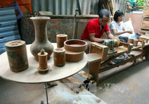 Huyện Văn Yên (Yên Bái) chú trọng phát triển các sản phẩm từ cây quế. Ảnh: Thế Duyệt - TTXVN Huyện Văn Yên (Yên Bái) chú trọng phát triển các sản phẩm từ cây quế. Ảnh: Thế Duyệt - TTXVN