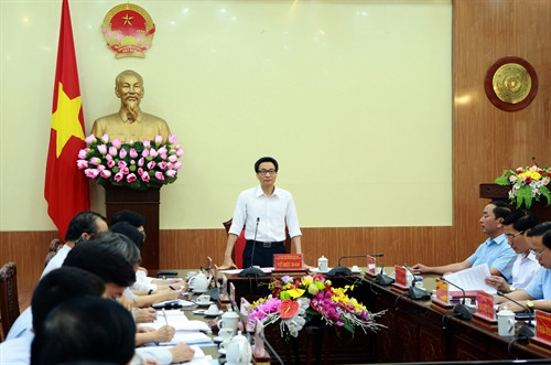 Phó thủ tướng Vũ Đức Đam phát biểu tại buổi làm việc. Ảnh: Hoàng Hùng – TTXVN