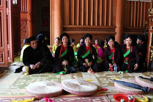 Các thành viên trong câu lạc bộ được chia thành 2 lớp để sinh hoạt gồm lớp Quan họ măng non và lớp Quan hộ dành cho người lớn. Các thành viên trong câu lạc bộ được chia thành 2 lớp để sinh hoạt gồm lớp Quan họ măng non và lớp Quan hộ dành cho người lớn.