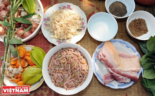 Rươi kho Tứ Kỳ ảnh 2 Rươi kho Tứ Kỳ ảnh 2