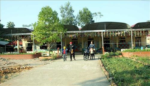 Trường mầm non xã Trung Yên được xây dựng khang trang từ nguồn vốn Chương trình 135 . Ảnh: Quang Cường – TTXVN. Trường mầm non xã Trung Yên được xây dựng khang trang từ nguồn vốn Chương trình 135 . Ảnh: Quang Cường – TTXVN.