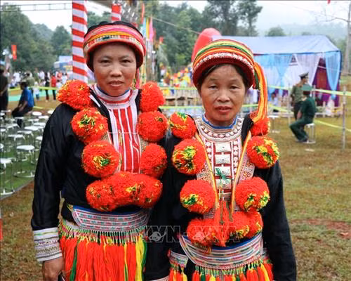 Trang phục của người Dao Đỏ tỉnh Tuyên Quang. Ảnh: Quang Đán - TTXVN