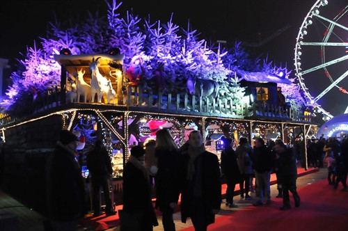 Một góc chợ Noel tại Brussels, Vương quốc Bỉ. Ảnh : Kim Chung-TTXVN Một góc chợ Noel tại Brussels, Vương quốc Bỉ. Ảnh : Kim Chung-TTXVN