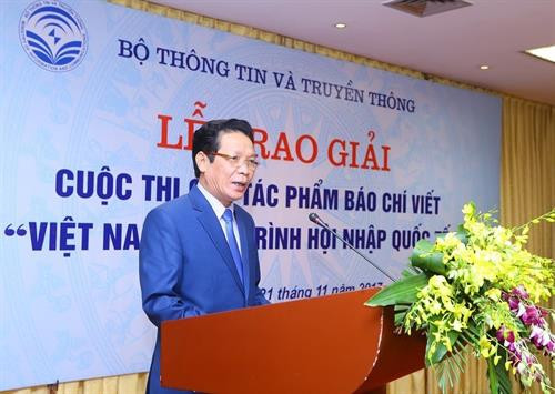 Thứ trưởng Bộ Thông tin và Truyền thông Hoàng Vĩnh Bảo phát biểu tại buổi lễ. Ảnh: Minh Quyết -TTXVN Thứ trưởng Bộ Thông tin và Truyền thông Hoàng Vĩnh Bảo phát biểu tại buổi lễ. Ảnh: Minh Quyết -TTXVN