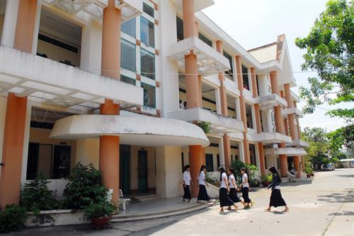 Một góc ký túc xá nữ trong khuôn viên Trường PTDTNT tỉnh Kiên Giang. Ảnh: Mạnh Linh