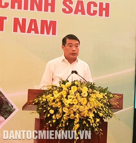 Đồng chí Lê Minh Hưng, Ủy viên Ban Chấp hành Trung ương Đảng, Thống đốc Ngân hàng Nhà nước Việt Nam kiêm Chủ tịch Hội đồng quản trị NHCSXH phát biểu kết luận hội thảo. Ảnh Hoàng Hải Đồng chí Lê Minh Hưng, Ủy viên Ban Chấp hành Trung ương Đảng, Thống đốc Ngân hàng Nhà nước Việt Nam kiêm Chủ tịch Hội đồng quản trị NHCSXH phát biểu kết luận hội thảo. Ảnh Hoàng Hải