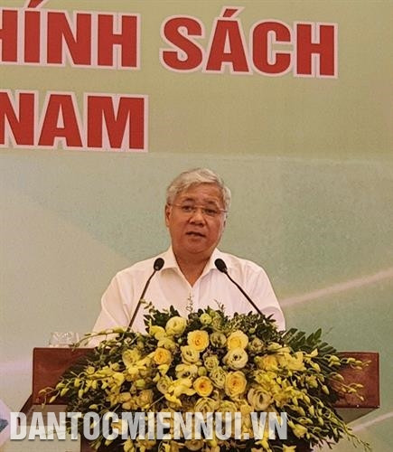 Đồng chí Đỗ Văn Chiến, Ủy viên Ban Chấp hành Trung ương Đảng, Bộ trưởng, Chủ nhiệm Ủy ban Dân tộc phát biểu tại Hội thảo. Ảnh: Hoàng Hải Đồng chí Đỗ Văn Chiến, Ủy viên Ban Chấp hành Trung ương Đảng, Bộ trưởng, Chủ nhiệm Ủy ban Dân tộc phát biểu tại Hội thảo. Ảnh: Hoàng Hải