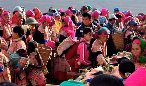 Chợ phiên Cán Cấu (Si Ma Cai). Chợ phiên Cán Cấu (Si Ma Cai).