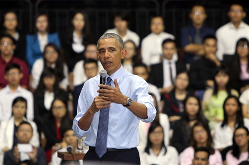 Tổng thống Barack Obama gặp gỡ, giao lưu với hơn 800 thủ lĩnh trẻ Việt Nam. Ảnh: TTXVN