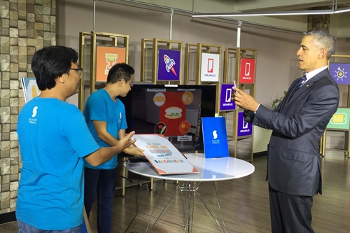 Tổng thống Barack Hussein Obama gặp gỡ và giao lưu với giới doanh nghiệp trẻ tại Dreamplex. Ảnh: Văn Đạt-TTXVN