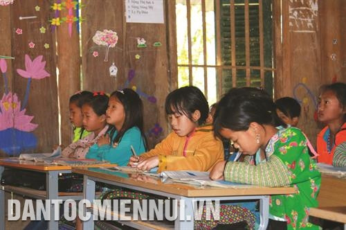 Tỉnh Sơn La đã và đang nỗ lực làm tốt công tác chăm sóc sức khỏe ban đầu cho học sinh, sinh viên dân tộc thiểu số ngay tại trường học Tỉnh Sơn La đã và đang nỗ lực làm tốt công tác chăm sóc sức khỏe ban đầu cho học sinh, sinh viên dân tộc thiểu số ngay tại trường học