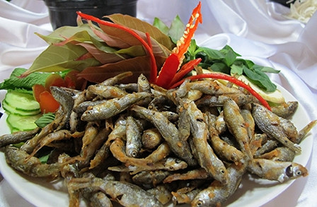 Món cá linh chiên giòn Món cá linh chiên giòn