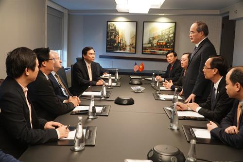 Uỷ viên Bộ Chính trị, Bí thư Thành uỷ Thành uỷ Thành phố Hồ Chí Minh Nguyễn Thiện Nhân phát biểu tại lễ ký kết. Ảnh: Hoàng Anh Tuấn Uỷ viên Bộ Chính trị, Bí thư Thành uỷ Thành uỷ Thành phố Hồ Chí Minh Nguyễn Thiện Nhân phát biểu tại lễ ký kết. Ảnh: Hoàng Anh Tuấn