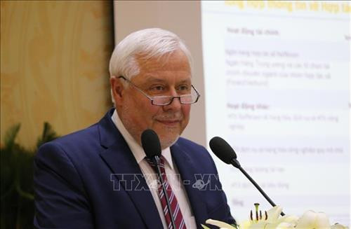 Ông Peter Kuhlmann, Giám đốc Dự án cấp cao DGRV tại Việt Nam, phát biểu tại Hội thảo. Ảnh: Chương Đài – TTXVN