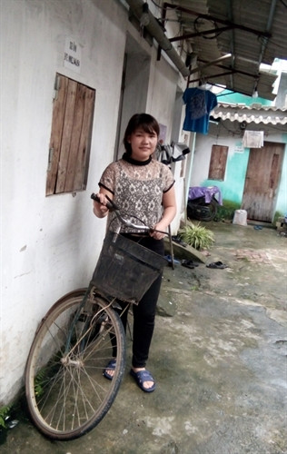 Cô gái Nùng làm công nhân thi đậu hai trường đại học ảnh 2