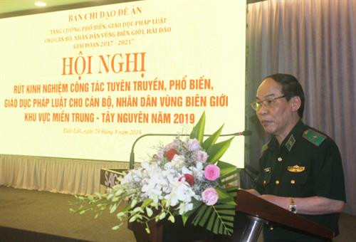 Thiếu tướng Đỗ Danh Vượng, Bí thư Đảng ủy, Chính ủy BĐBP, Phó trưởng ban Thường trực Ban chỉ đạo thực hiện Đề án “Tăng cường TTPBGDPL cho cán bộ, nhân dân vùng biên giới, hải đảo” Bộ Quốc phòng. Ảnh: bienphong.com.vn Thiếu tướng Đỗ Danh Vượng, Bí thư Đảng ủy, Chính ủy BĐBP, Phó trưởng ban Thường trực Ban chỉ đạo thực hiện Đề án “Tăng cường TTPBGDPL cho cán bộ, nhân dân vùng biên giới, hải đảo” Bộ Quốc phòng. Ảnh: bienphong.com.vn