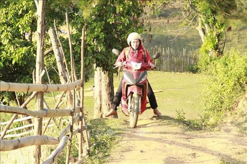 Đường đến trường của giáo viên vùng cao ở huyện Thuận Châu, Sơn La còn nhiều khó khăn. Ảnh: Hữu Quyết – TTXVN Đường đến trường của giáo viên vùng cao ở huyện Thuận Châu, Sơn La còn nhiều khó khăn. Ảnh: Hữu Quyết – TTXVN