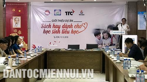 Toàn cảnh buổi ra mắt dự án Sách hay dành cho học sinh tiểu học. Ảnh: Thu Hương