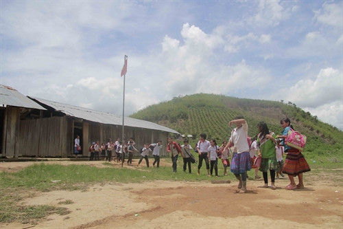 Một lớp học tạm, hiện chỉ có lớp 1 đến lớp 4 tại tiểu khu 179, xã Liêng S’rônh, huyện Đam Rông. Ảnh: Đặng Tuấn - TTXVN