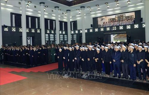 Các đồng chí lãnh đạo, nguyên lãnh đạo Đảng, Nhà nước và tang quyến Chủ tịch nước Trần Đại Quang tại Lễ truy điệu. Ảnh: Nhan Sáng-TTXVN Các đồng chí lãnh đạo, nguyên lãnh đạo Đảng, Nhà nước và tang quyến Chủ tịch nước Trần Đại Quang tại Lễ truy điệu. Ảnh: Nhan Sáng-TTXVN