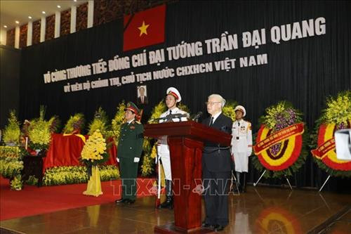 Tổng Bí thư Nguyễn Phú Trọng, Trưởng Ban Lễ tang Chủ tịch nước Trần Đại Quang thay mặt lãnh đạo Đảng, Nhà nước đọc điếu văn tưởng nhớ và đưa tiễn Chủ tịch nước Trần Đại Quang. Ảnh: Trí Dũng - TTXVN Tổng Bí thư Nguyễn Phú Trọng, Trưởng Ban Lễ tang Chủ tịch nước Trần Đại Quang thay mặt lãnh đạo Đảng, Nhà nước đọc điếu văn tưởng nhớ và đưa tiễn Chủ tịch nước Trần Đại Quang. Ảnh: Trí Dũng - TTXVN