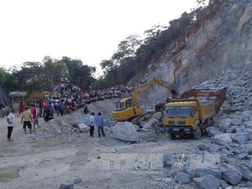 Một vụ sập mỏ đá tại Hà Giang xảy ra năm 2015. Ảnh: Đỗ Bình - TTXVN Một vụ sập mỏ đá tại Hà Giang xảy ra năm 2015. Ảnh: Đỗ Bình - TTXVN