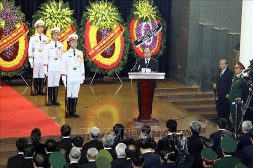Thủ tướng Nguyễn Xuân Phúc đọc Điếu văn tiễn biệt đồng chí Lê Đức Anh. Ảnh: TTXVN