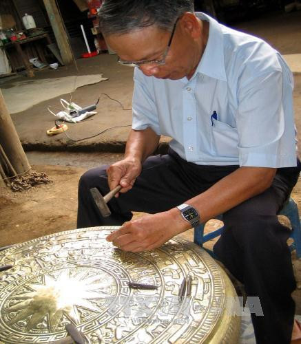 Nghệ nhân Nguyễn Văn Thuận - "Bàn tay vàng" nghề đúc đồng xứ Huế ảnh 1