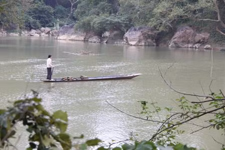 Vẻ đẹp của thuyền độc mộc giữa Hồ Ba Bể. Ảnh: baotintuc.vn Vẻ đẹp của thuyền độc mộc giữa Hồ Ba Bể. Ảnh: baotintuc.vn