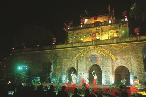 Liên hoan du lịch làng nghề truyền thống Hà Nội - việt Nam 2016 đang từng bước trở thành sự kiện du lịch, văn hóa hấp dẫn, có sức lan tỏa trên cả nước