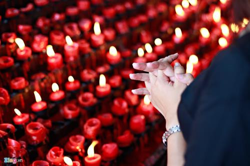 Parol mang ý nghĩa là sự chiến thắng của ánh sáng trước đêm đen, chúng thường được treo ở nhà hay là ở các công ty, con phố để trang trí. Lâu dần hình ảnh những chiếc đèn lồng khổng lồ với vẻ đẹp lung linh đã trở thành biểu tượng của Philippines khi mùa Giáng sinh về. Parol mang ý nghĩa là sự chiến thắng của ánh sáng trước đêm đen, chúng thường được treo ở nhà hay là ở các công ty, con phố để trang trí. Lâu dần hình ảnh những chiếc đèn lồng khổng lồ với vẻ đẹp lung linh đã trở thành biểu tượng của Philippines khi mùa Giáng sinh về.