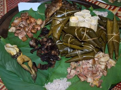 Trong các món ăn truyền thống của người Cơ Tu luôn luôn có thịt sóc xông khói