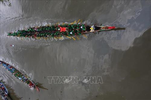 Các đội trên đường đua. Ảnh: Duy Khương - TTXVN